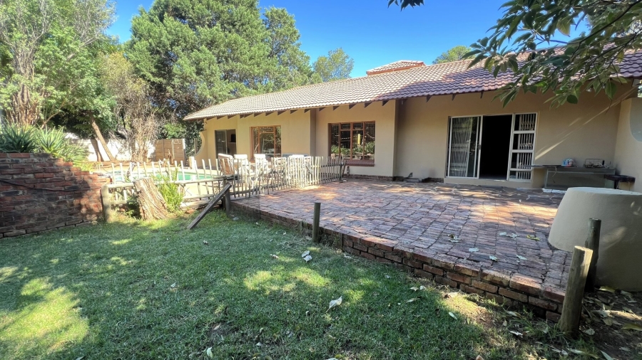 4 Bedroom Property for Sale in Langenhovenpark Free State